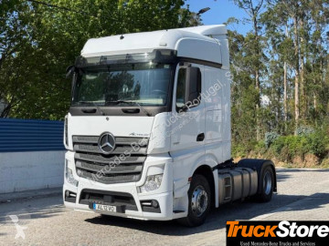 Traktor Mercedes
