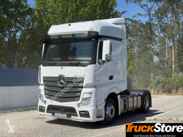 Traktor Mercedes