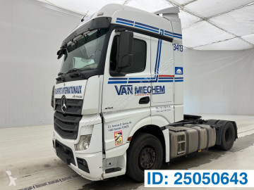 Traktor Mercedes