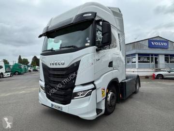 Traktor Iveco