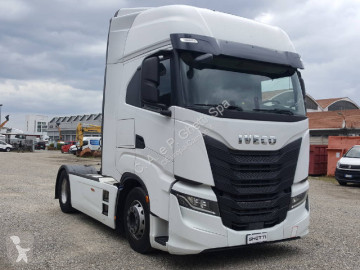 Traktor Iveco