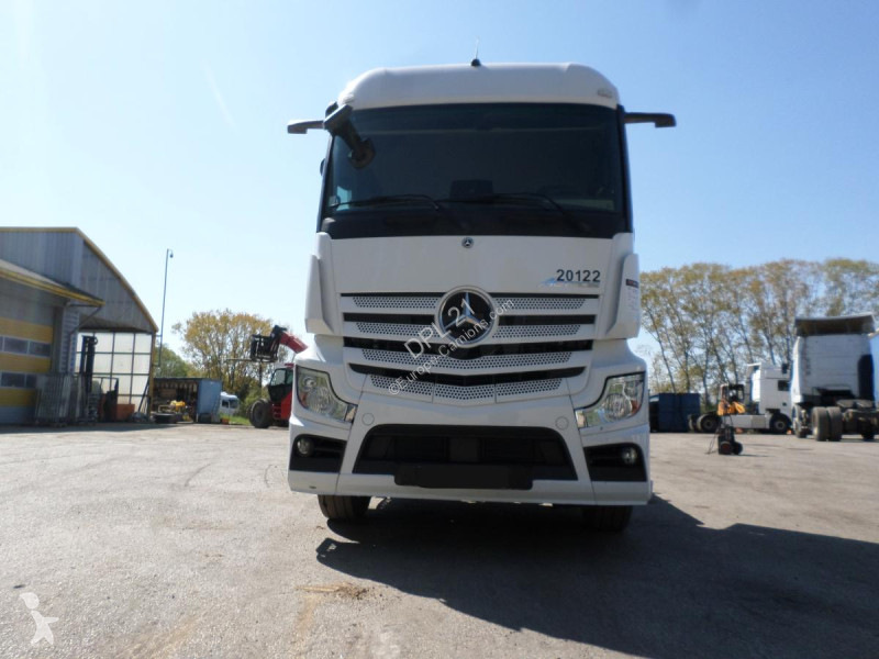 Tracteur Mercedes 1845