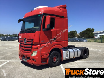 Traktor Mercedes