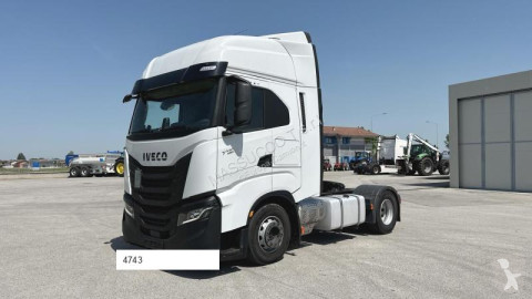 Traktor Iveco
