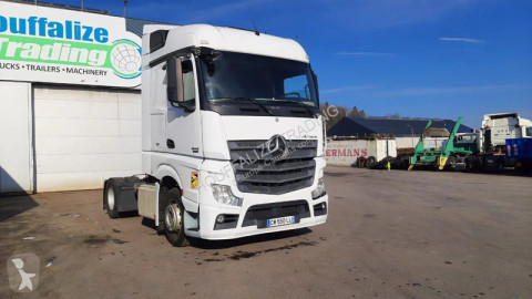 Traktor Mercedes