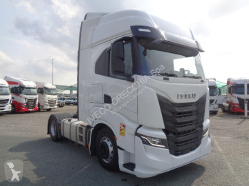 Traktor Iveco