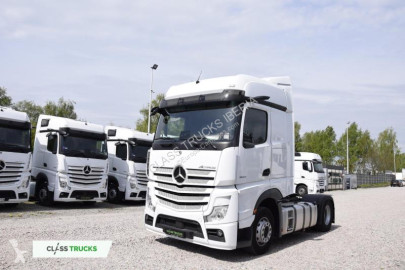 Traktor Mercedes