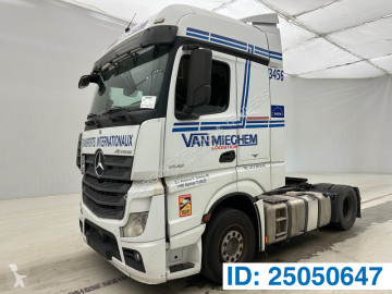 Traktor Mercedes