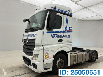 Traktor Mercedes