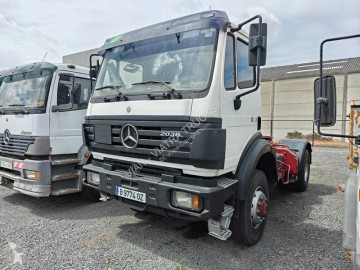 Traktor Mercedes