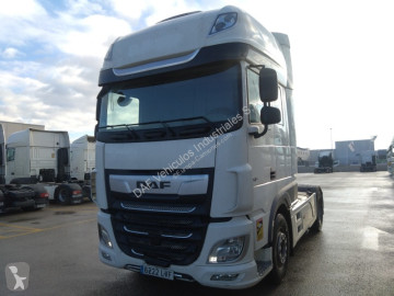 Cabeza tractora DAF