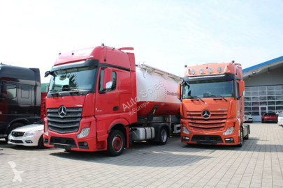 Traktor specialtransport Mercedes