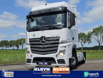 Traktor Mercedes