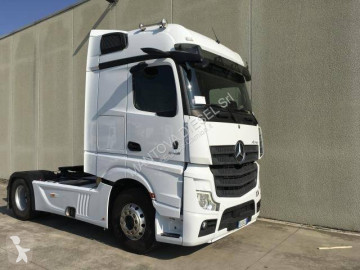 Traktor Mercedes