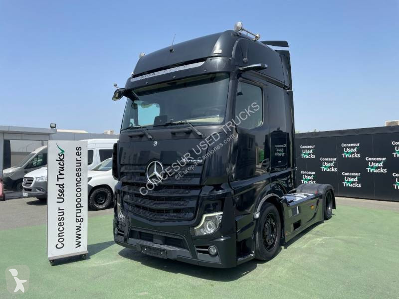 Cabeza tractora Mercedes
