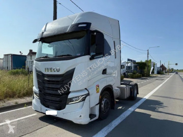 Traktor Iveco