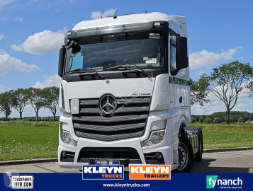 Traktor Mercedes