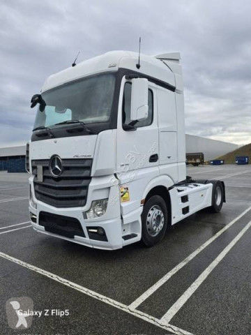MercedesActros1845