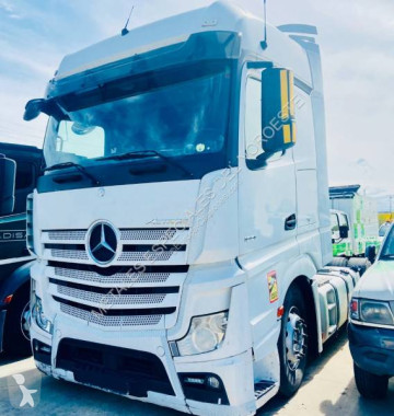 Cabeza tractora Mercedes