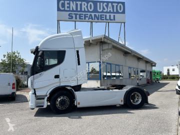 Traktor Iveco