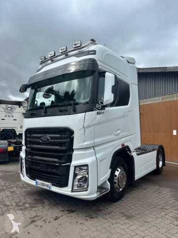 Traktor Ford
