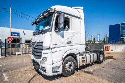 Traktor Mercedes