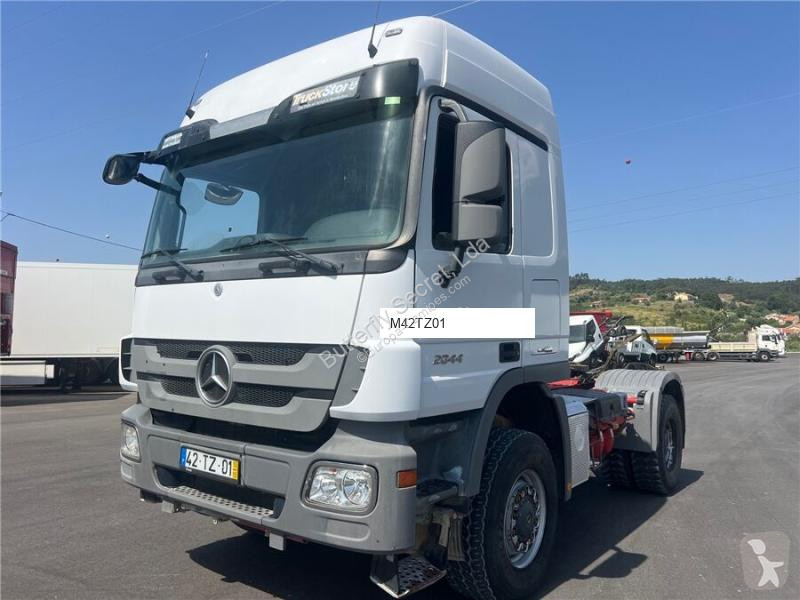 Tractor Mercedes 2044