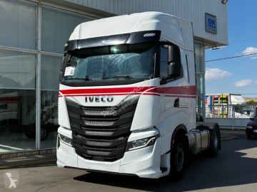 Cabeza tractora Iveco