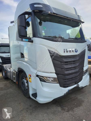 Traktor Iveco