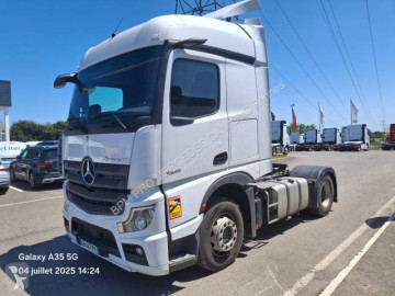 Cabeza tractora Mercedes