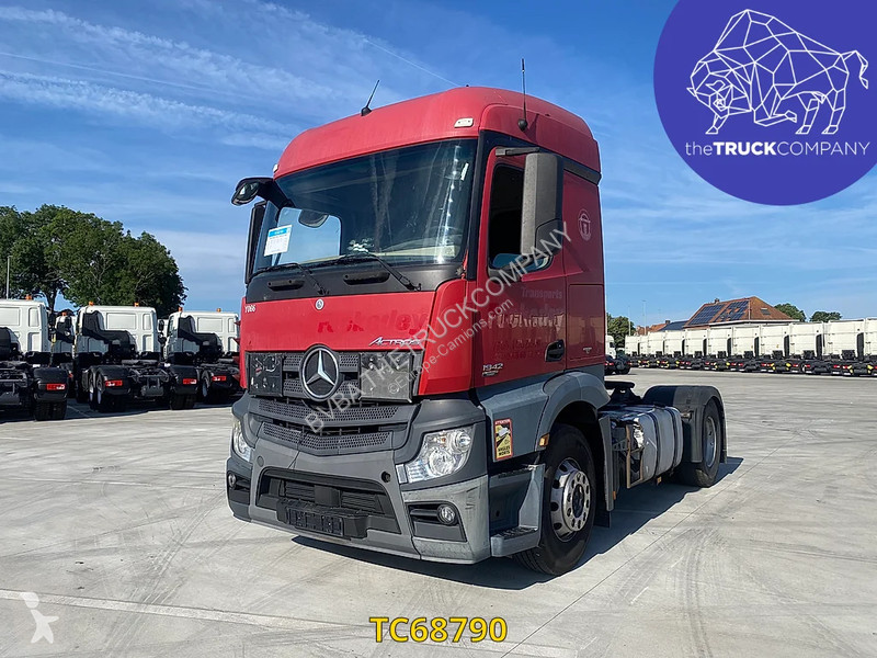 Traktor Mercedes 1842