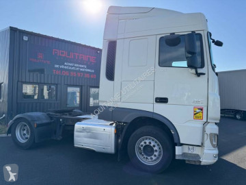 Traktor DAF XF460