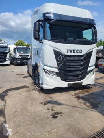 Traktor Iveco