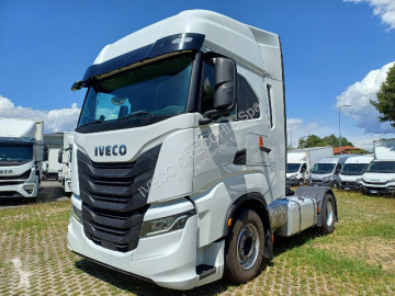 Traktor Iveco