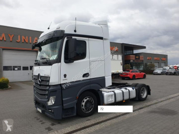 Cabeza tractora Mercedes