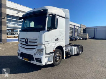 Traktor Mercedes