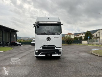 Traktor Mercedes ny