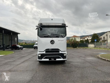 Traktor Mercedes ny