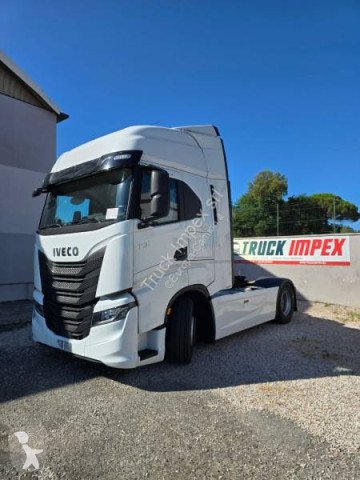 Traktor Iveco