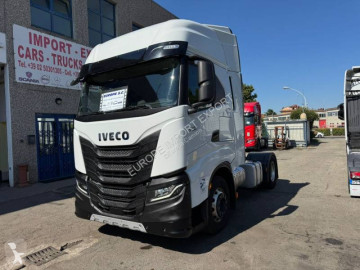 Traktor Iveco