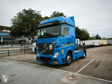 Traktor Mercedes