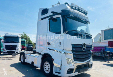 Traktor Mercedes