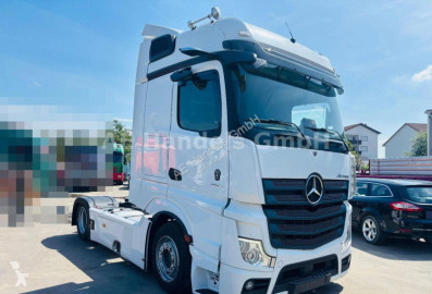 Traktor Mercedes