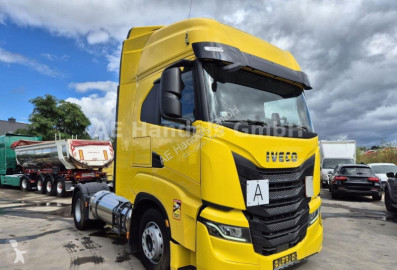 Traktor Iveco