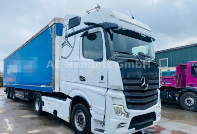 Cabeza tractora Mercedes