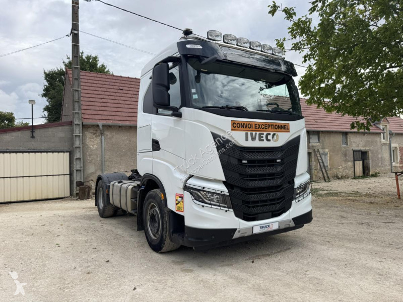 Traktor Iveco