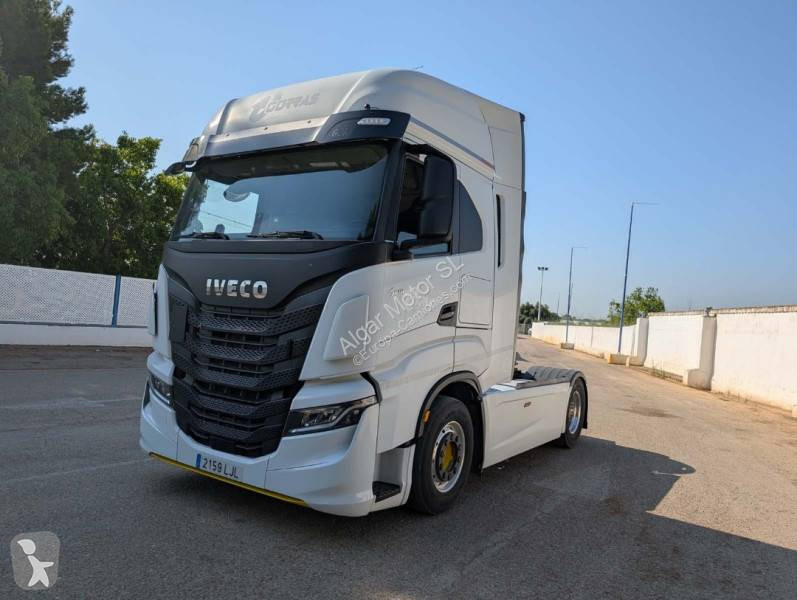 Traktor Iveco