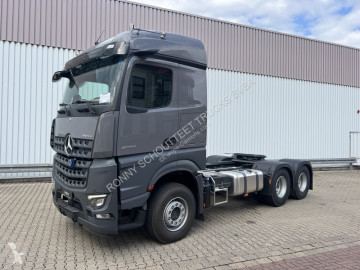 Traktor Mercedes ny