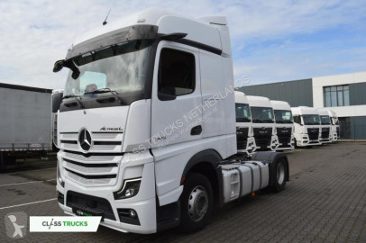 Cabeza tractora Mercedes