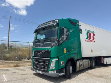 Cabeza tractora Volvo